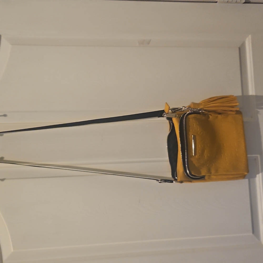 STEVE Madden Mustard Yellow Gold Chain Faux Leather Crossbody Bag Purse.